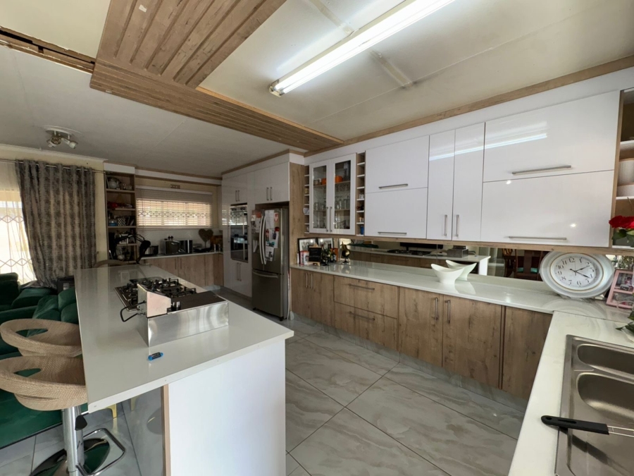 3 Bedroom Property for Sale in Protea Park North West